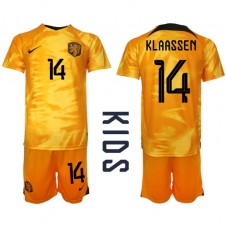 Nederländerna Davy Klaassen #14 Hemmaställ Barn VM 2022 Korta ärmar (+ Korta byxor)